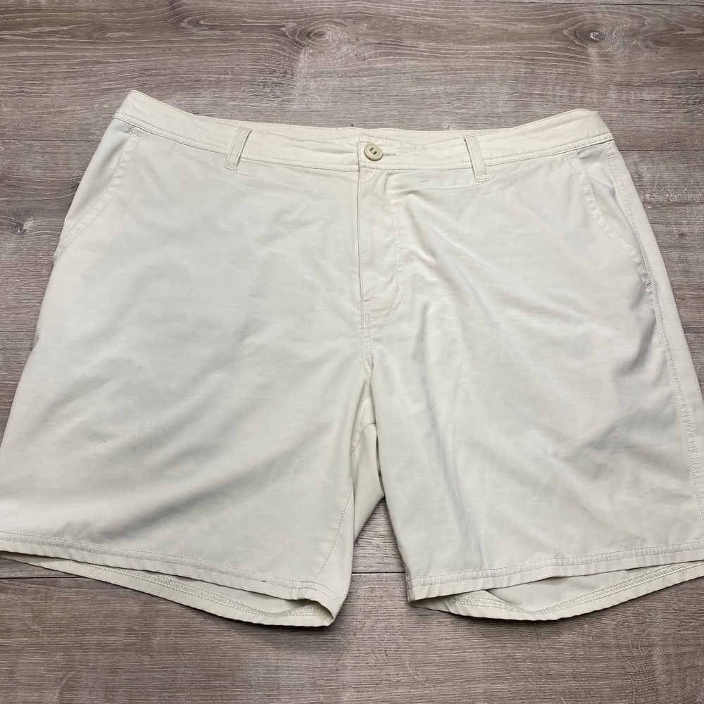 Huk Mens Performance Fishing Shorts Size 40 Recycled Polyester Tan Stretch